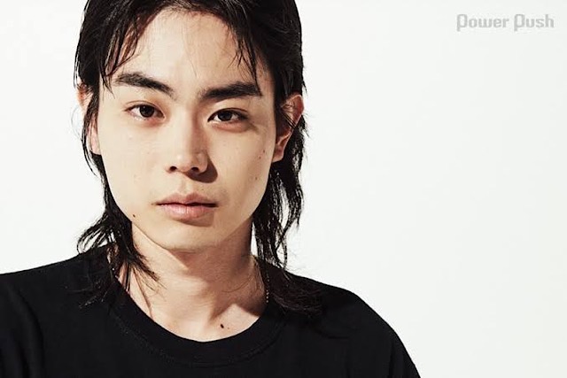 【画像】菅田将暉の坊主頭にひげは似合わないのはなぜ？ネットで賛否両論を検証！