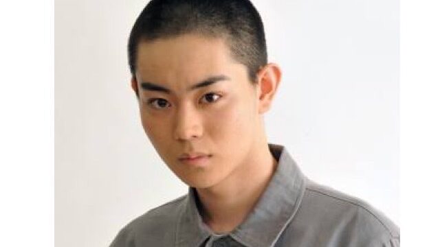 【画像】菅田将暉の坊主頭にひげは似合わないのはなぜ？ネットで賛否両論を検証！