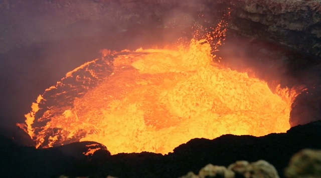 Diving-into-an-Active-Volcano-3