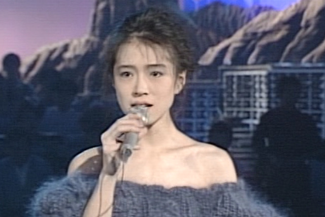 【画像45枚】中森明菜の若い頃から現在までの経歴や代表曲が伝説を紹介！